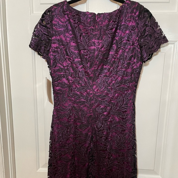 💋 NWT Jax STUNNING Purple/Black Lace Shortsleeved Midi Dress Size 4 - Picture 4 of 15